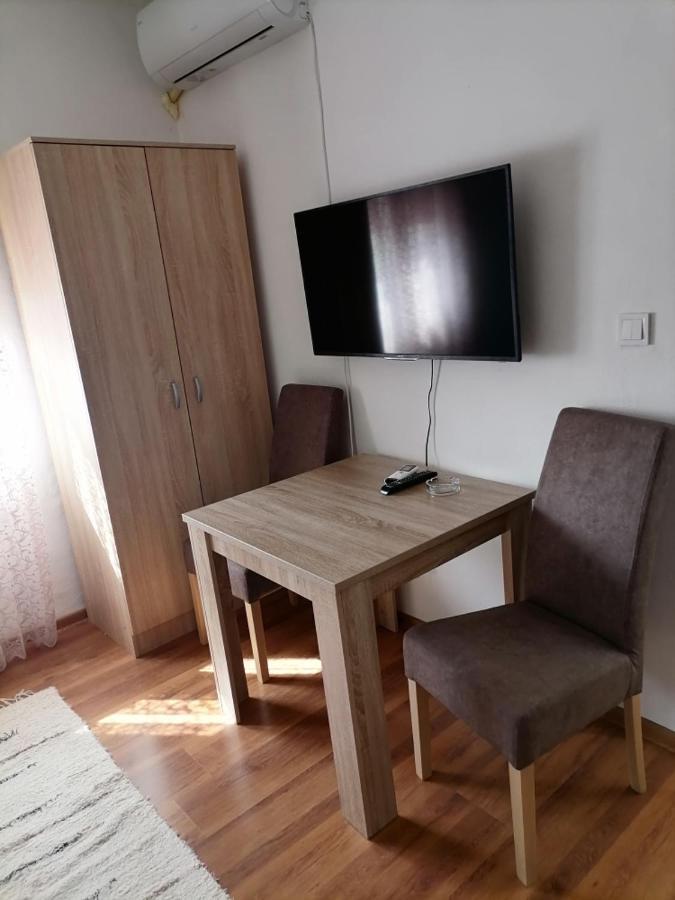 Apartmani 15 Cetinje Exterior photo