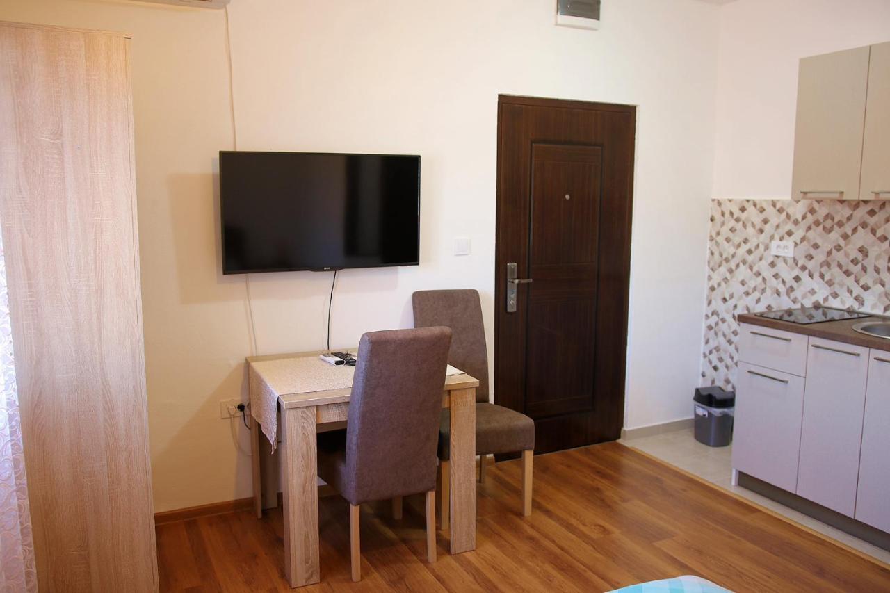 Apartmani 15 Cetinje Exterior photo